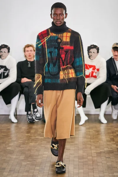 Look 32